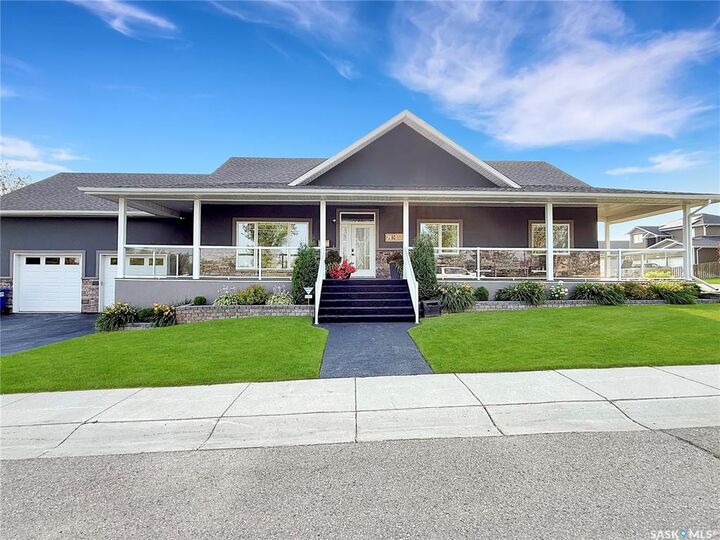 702 Cooper Drive — photo 1