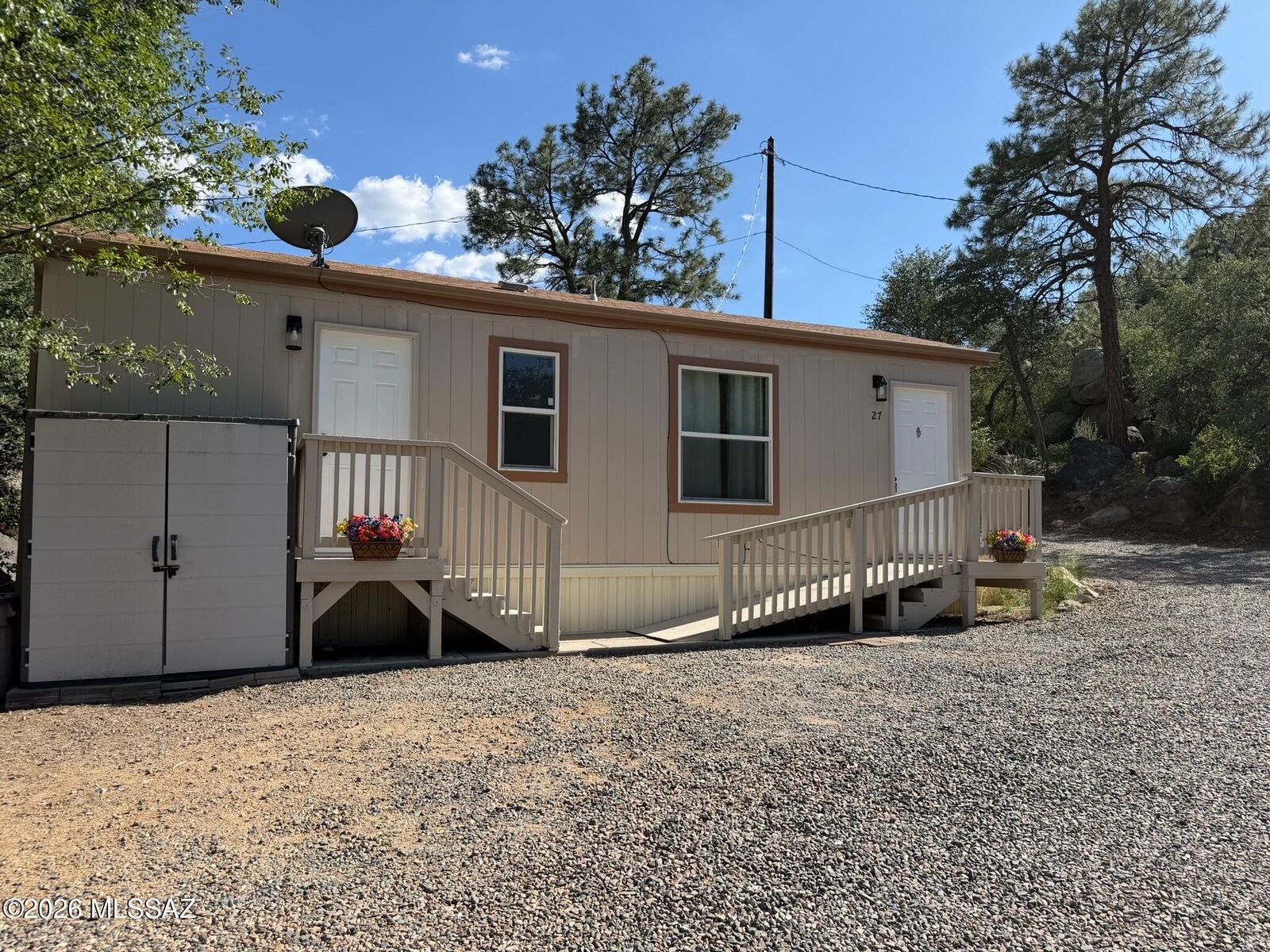 Property Photo:  615 West Street  AZ 86305 