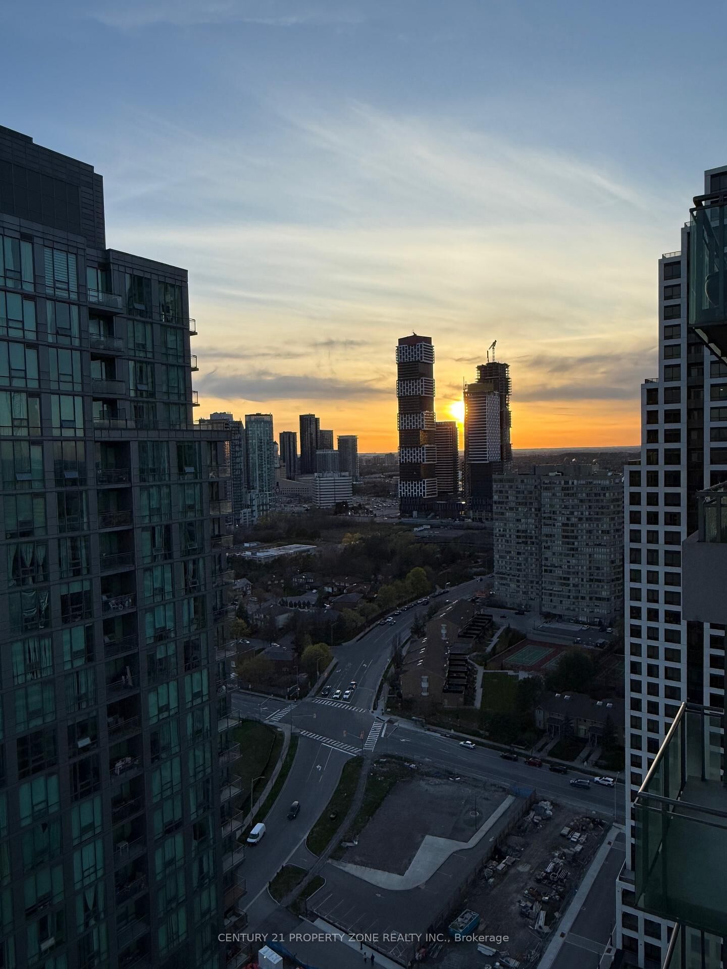 Property Photo: 3515 Kariya Drive 3207 ON L5B 0C1