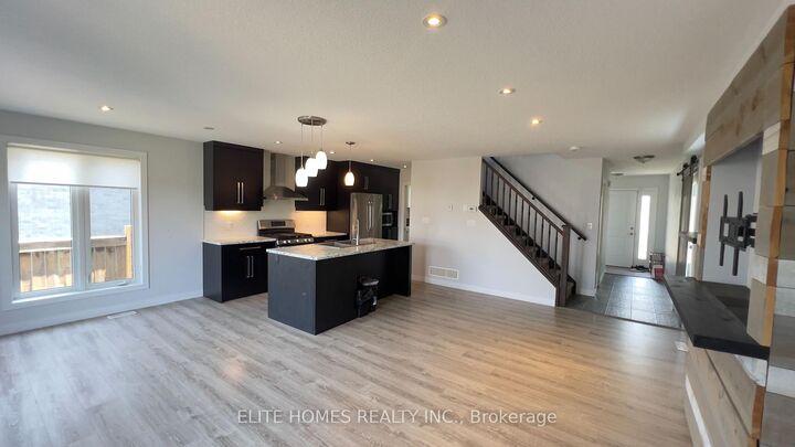 Property Photo:  1942 Foxridge Crescent  ON N6G 0L8 