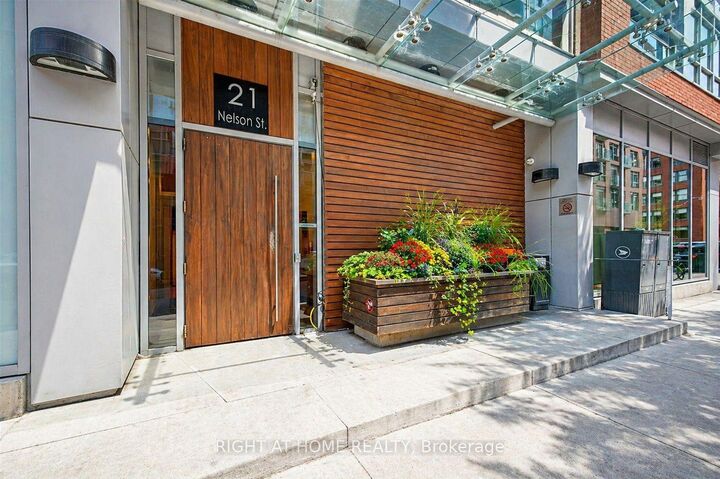 Property Photo: 21 Nelson Street Lph01 ON M5V 3H9