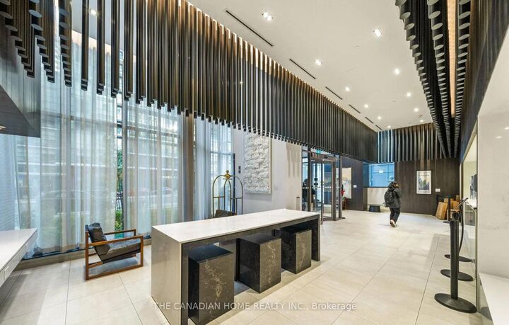 Property Photo:  4065 Confederation Parkway 2608  ON L5B 0L4 