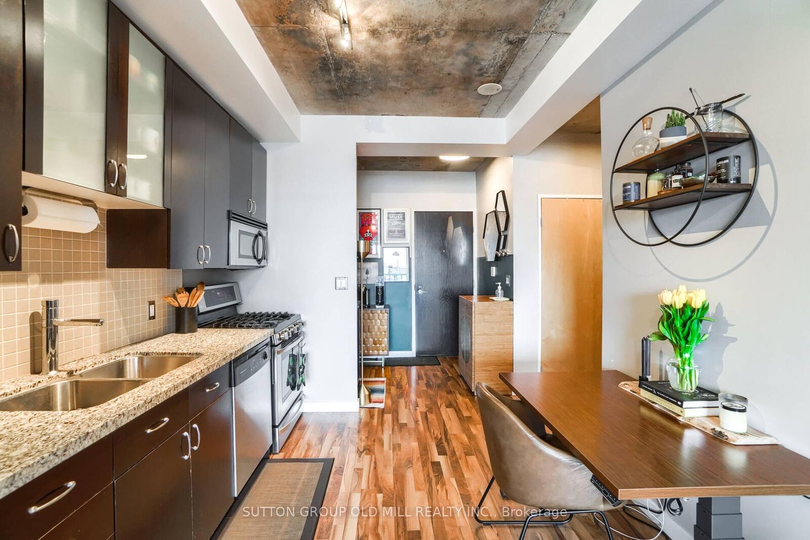Property Photo:  1 Shaw Street 1124  ON M6K 0A1 