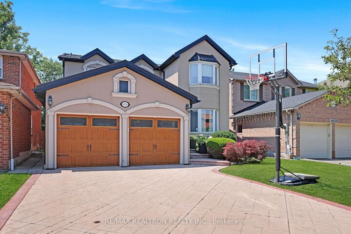 Property Photo: 6026 Roxbury Road ON L5N 4M7