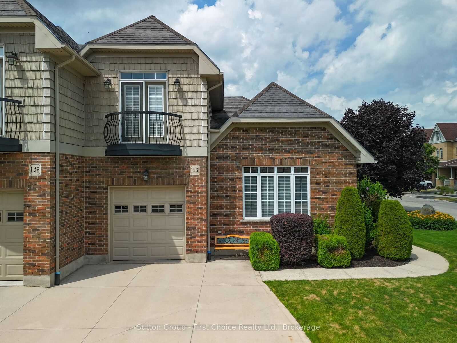 Property Photo:  123 Long Drive  ON N5A 7Y9 