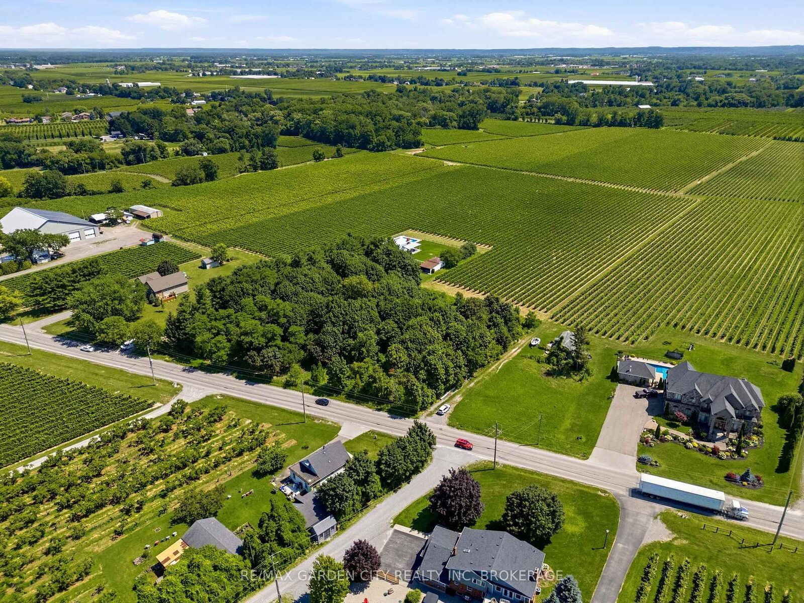 Property Photo:  1213 Lakeshore Road  ON L0S 1J0 