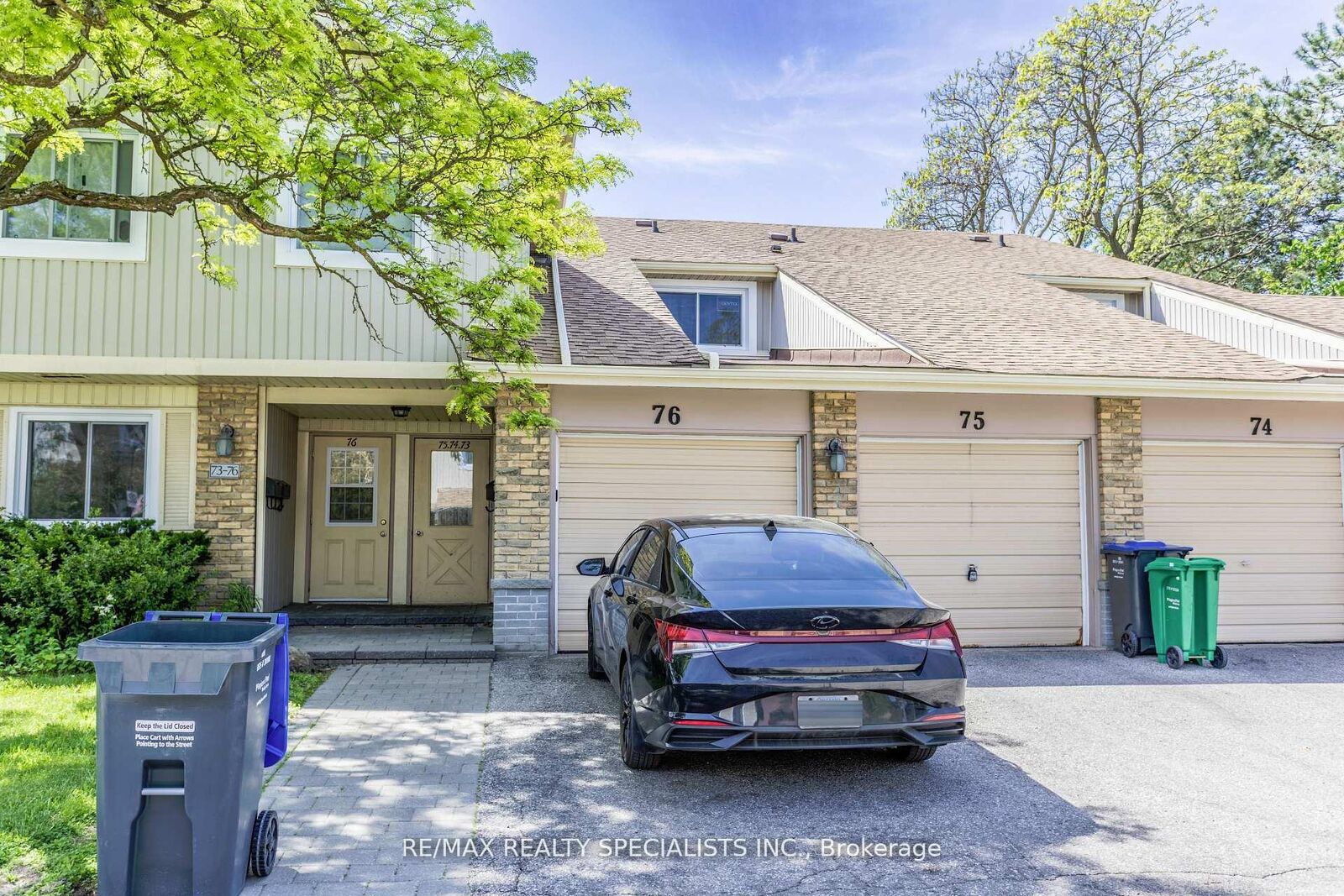 Property Photo: 6797 Formentera Avenue 75 ON L5N 2L6