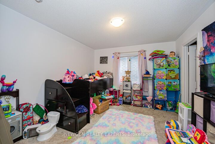 Property Photo: 335 Ridley Crescent ON N0C 1B0