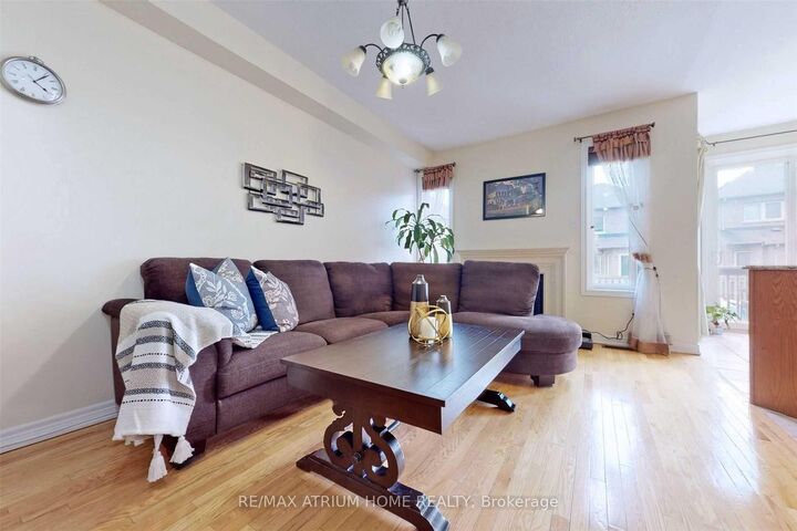 Property Photo:  41 Thistle Avenue  ON L4E 0B8 