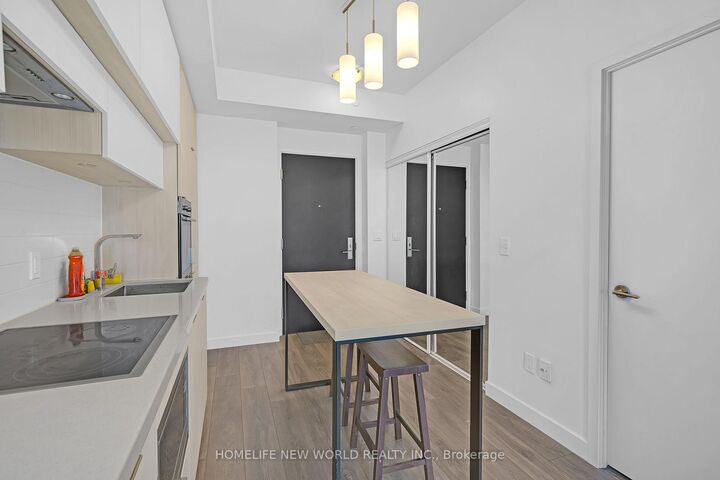 Property Photo:  8 Eglinton Avenue E 4903  ON M4P 1A6 