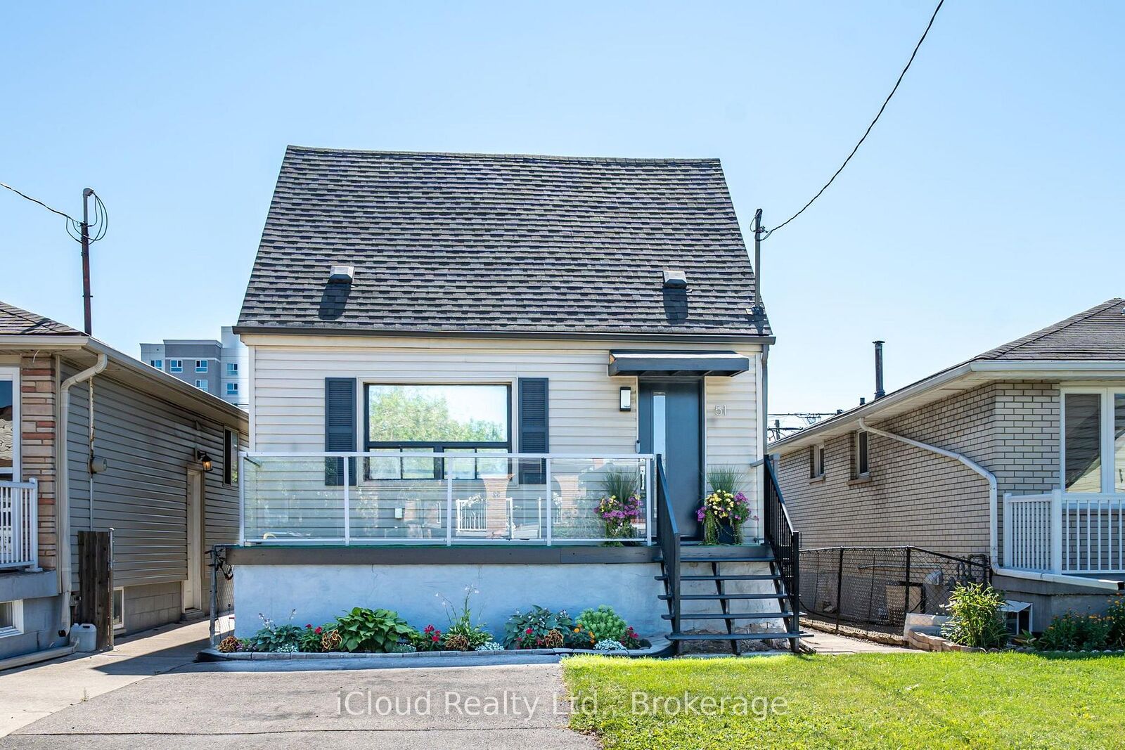 Property Photo: 51 Delena Avenue S ON L8H 1B7