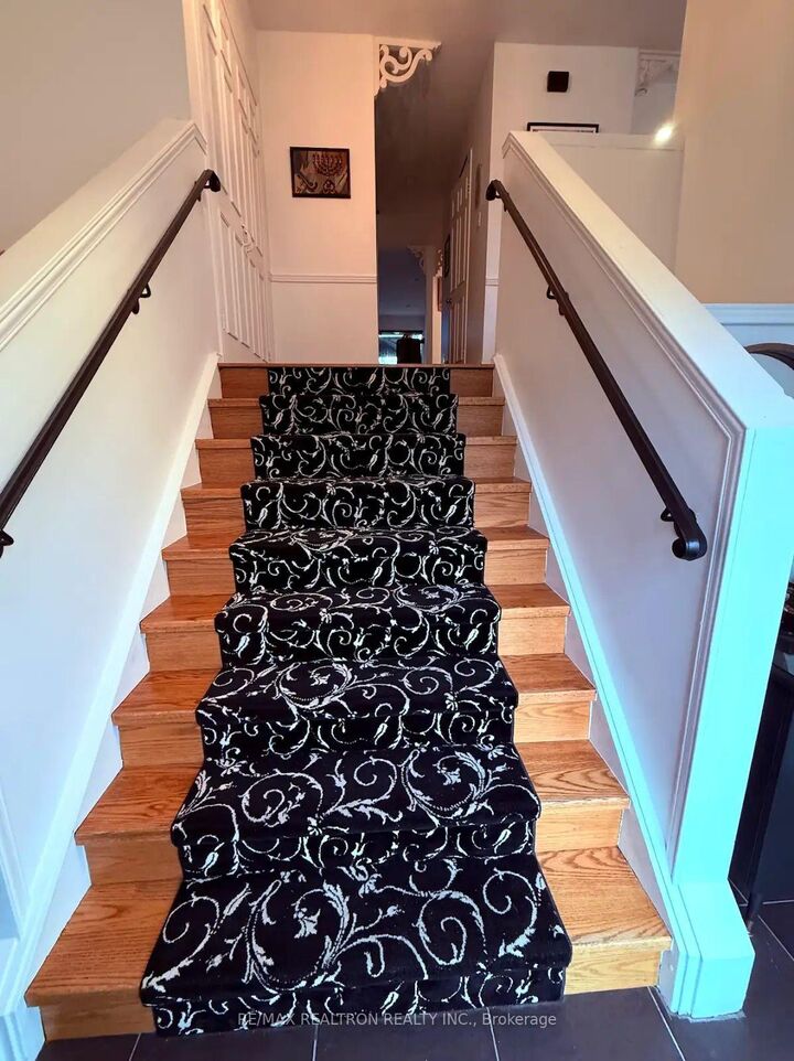 Property Photo:  44 Roxborough Lane  ON L4J 4T1 