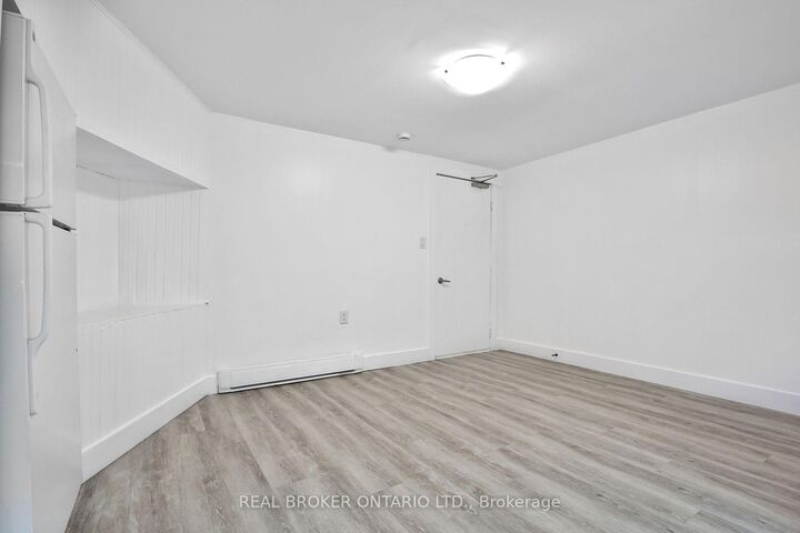 Property Photo:  252 Sixth Street 6  ON M8V 3A7 