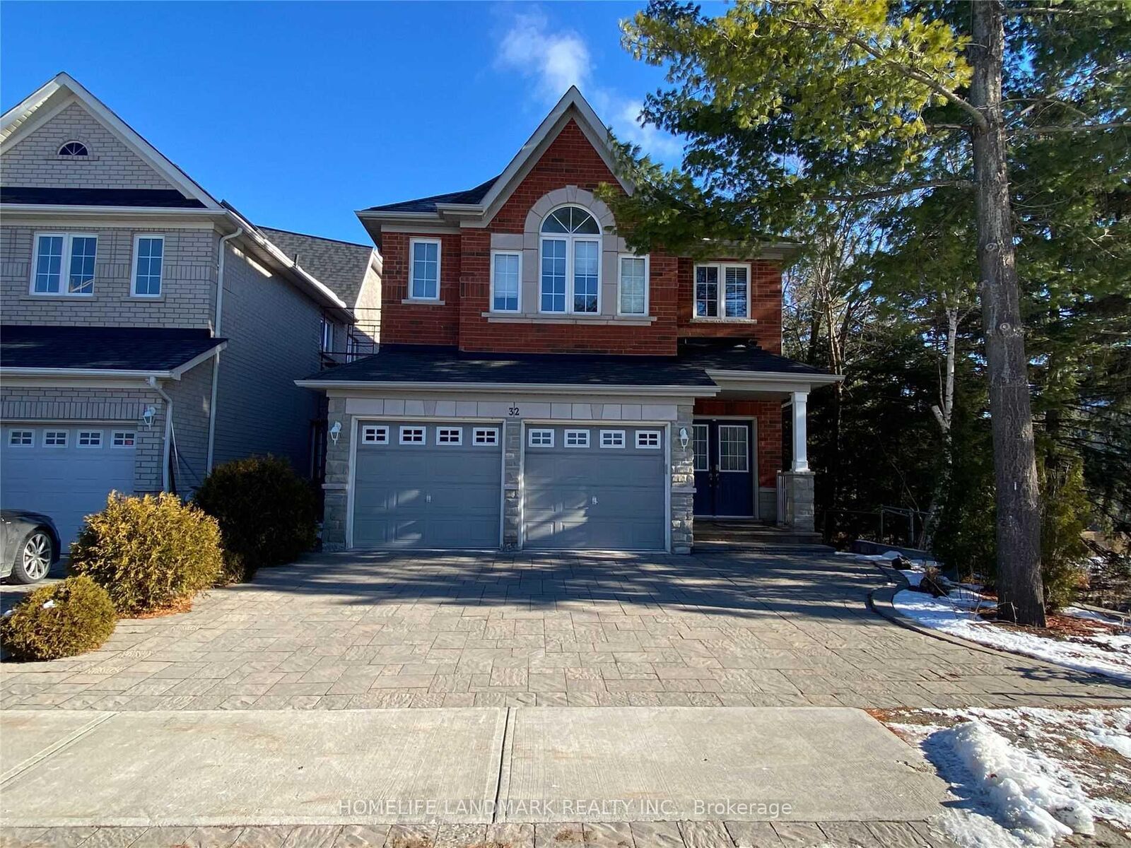 Property Photo:  32 Escapade Drive Lower  ON L4E 4X7 