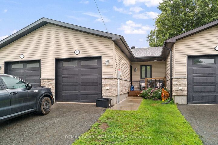 32 David Street C — photo 1