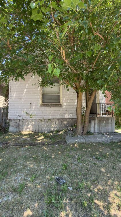 Property Photo: 188 Wharncliffe Road S ON N6J 2L1