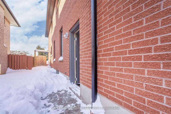 Property Photo:  2212 Florian (Lower) Road  ON L5A 2M4 