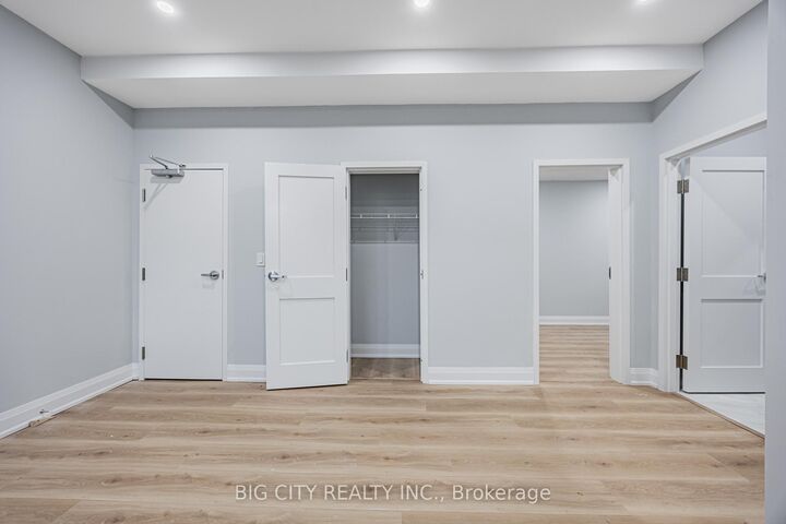 Property Photo:  39 Aragon Avenue Unit B  ON M1T 1X8 