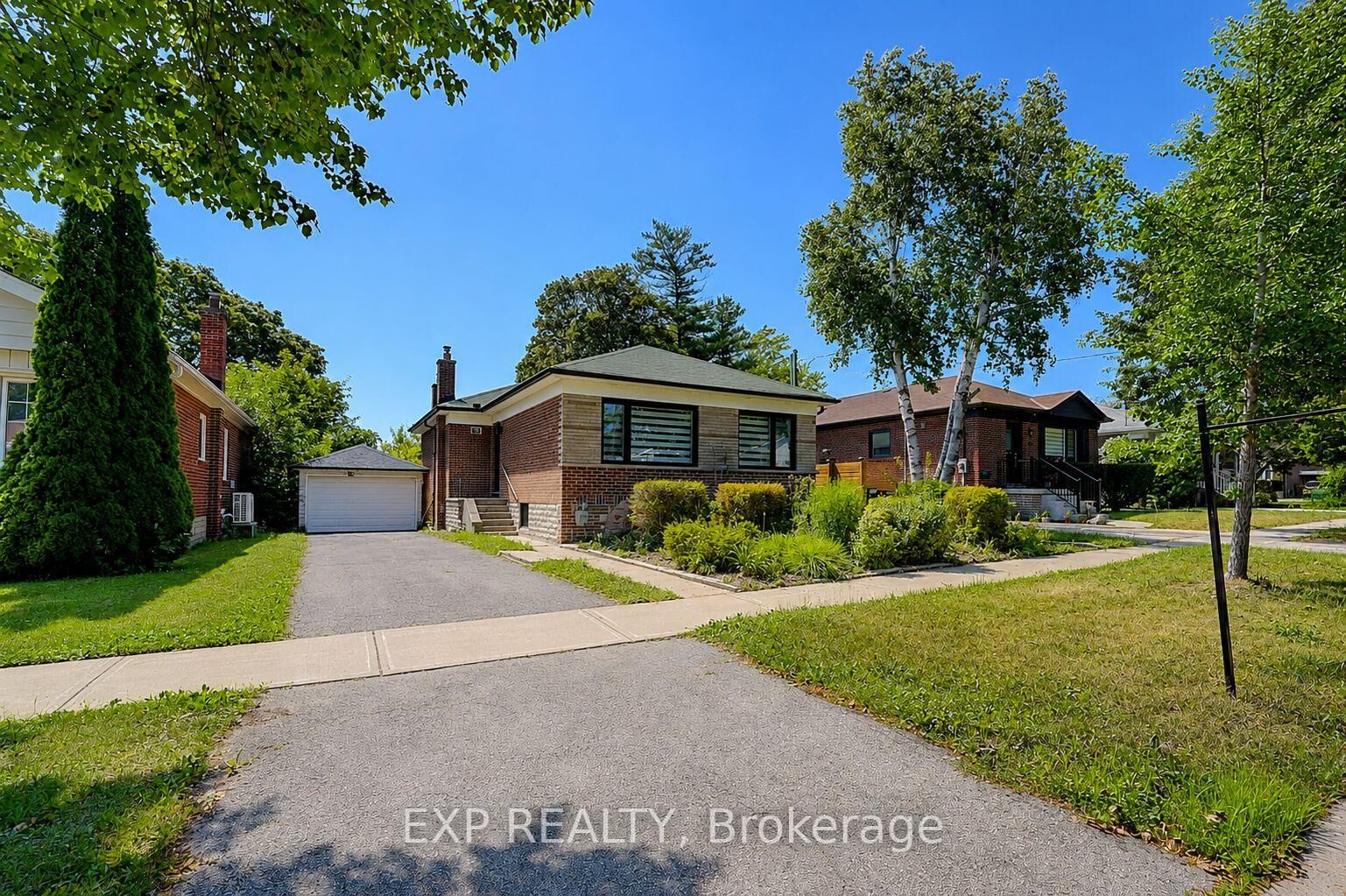 Property Photo:  36 Vauxhall Drive Main  ON M1P 1P7 