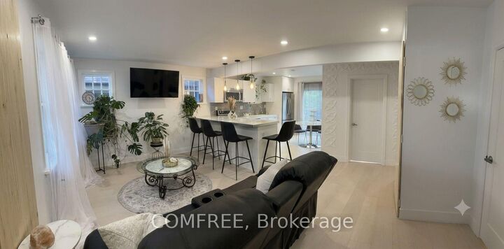 529 Highbury Avenue N — photo 1