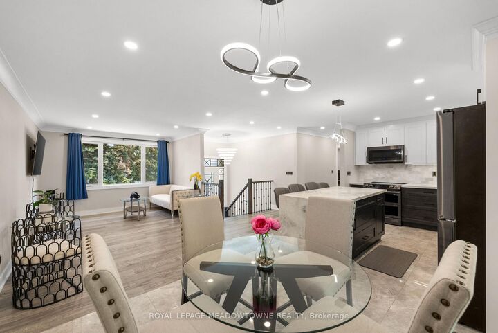 Property Photo: 1268 Forest Hill ON L6H 2C3