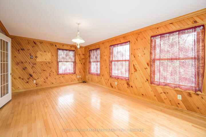 Property Photo: 164 McKeand Street ON N5C 3H9