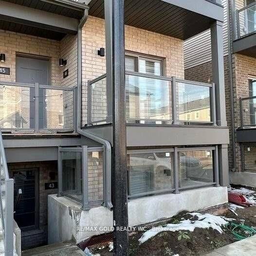 Property Photo: 205 West Oak Trail 44 ON N2R 0R9