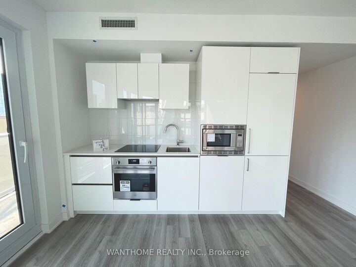 Property Photo:  230 Simcoe Street 1730  ON M5T 1T4 