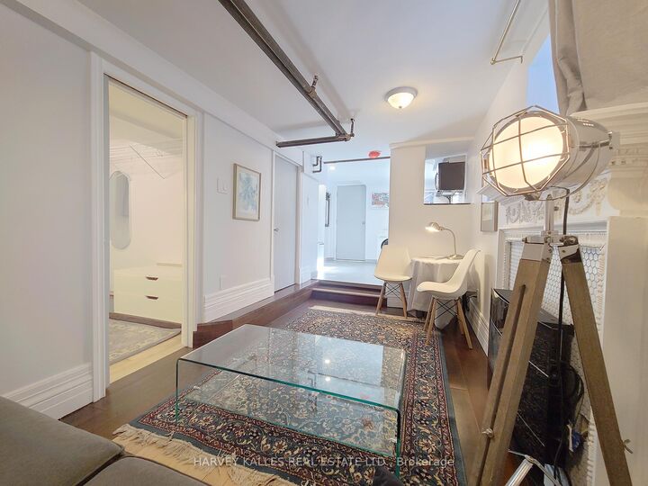 Property Photo:  27 Hiawatha Road 5  ON M4L 2X7 