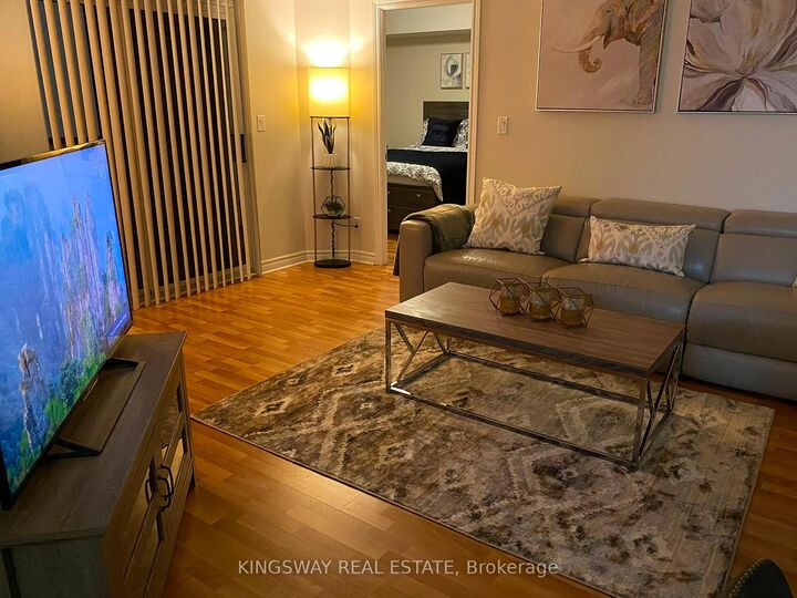 Property Photo: 3888 Duke Of York Boulevard 2730 ON L5B 4P5