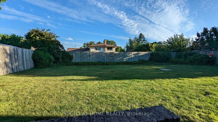 Property Photo:  43 Glenayr Place Lower Unit  ON L3C 3M6 