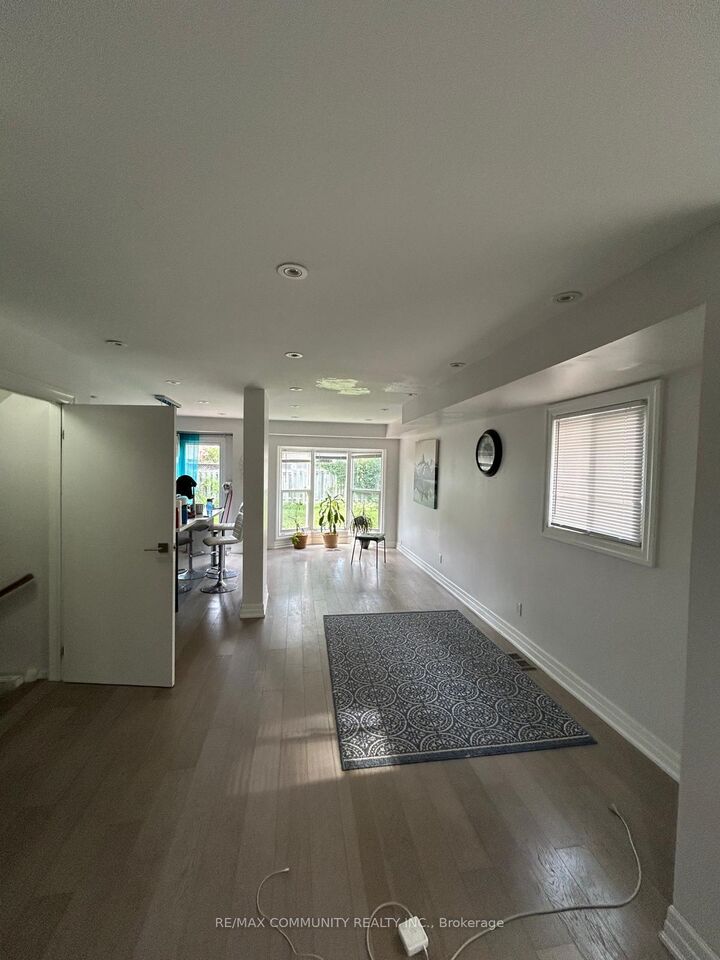 Property Photo: 80 Raleigh Crescent S ON L3R 4W5