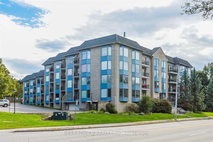 85 Wellington Street W 104 — photo 1