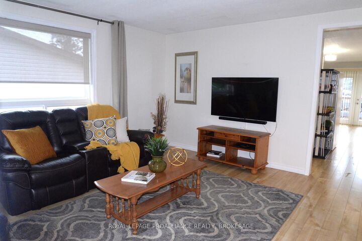 Property Photo:  108 Elmwood Drive  ON K7G 1N9 