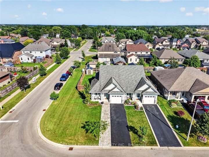 Property Photo:  105 Anastasia Boulevard  ON L0R 2A0 
