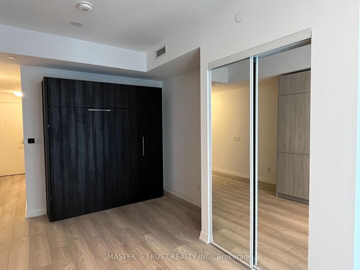 Property Photo:  400 King Street W 1528  ON M5V 1K2 