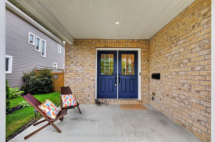 Property Photo: 878 Excursion Way ON K2J 6E3