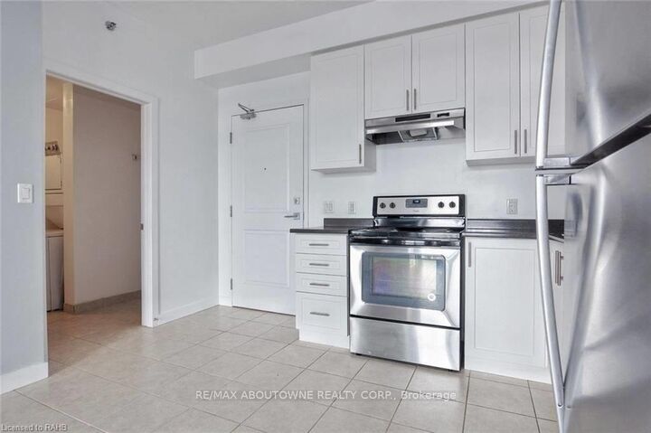 Property Photo: 2490 Old Bronte Road 515 ON L6M 4J2