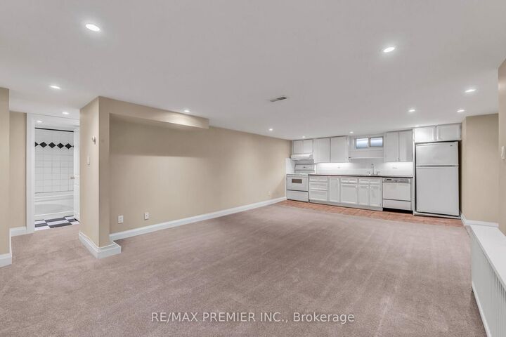 Property Photo: 5 Killarney Road Lower Level ON M5P 1L7