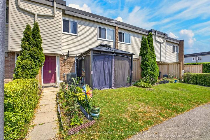 Property Photo:  74 Springfair Avenue 165  ON L4G 3M2 