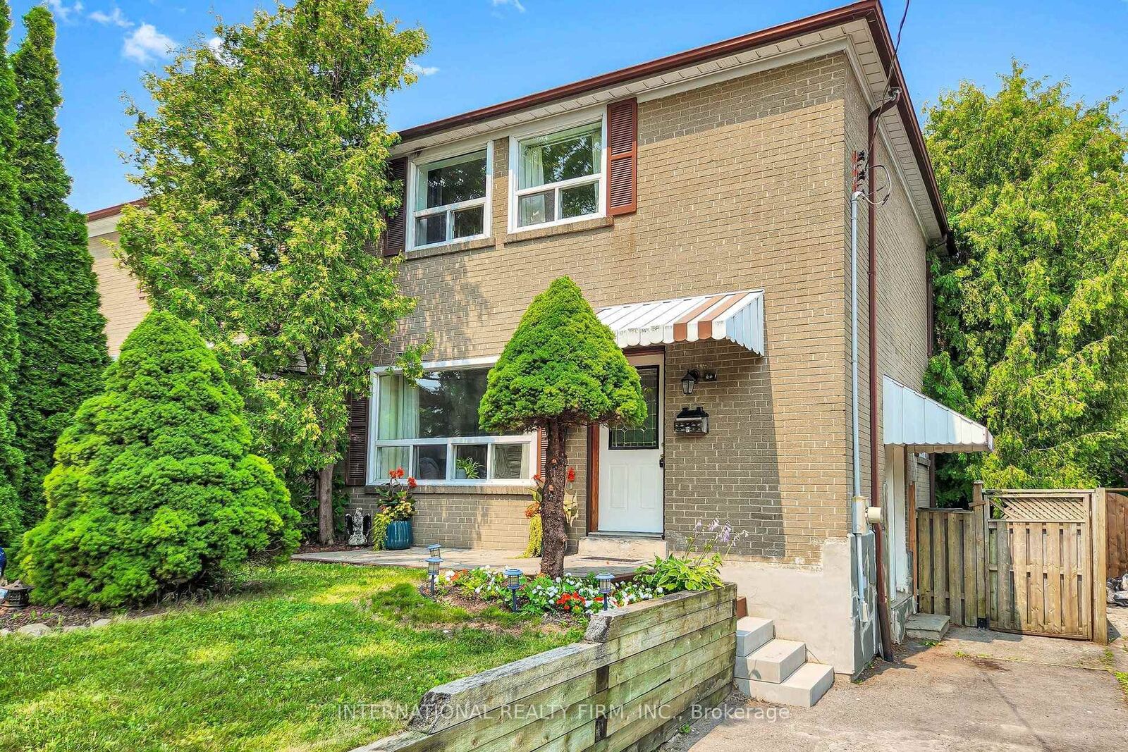Property Photo: 62 Porchester Drive ON M1J 2R5