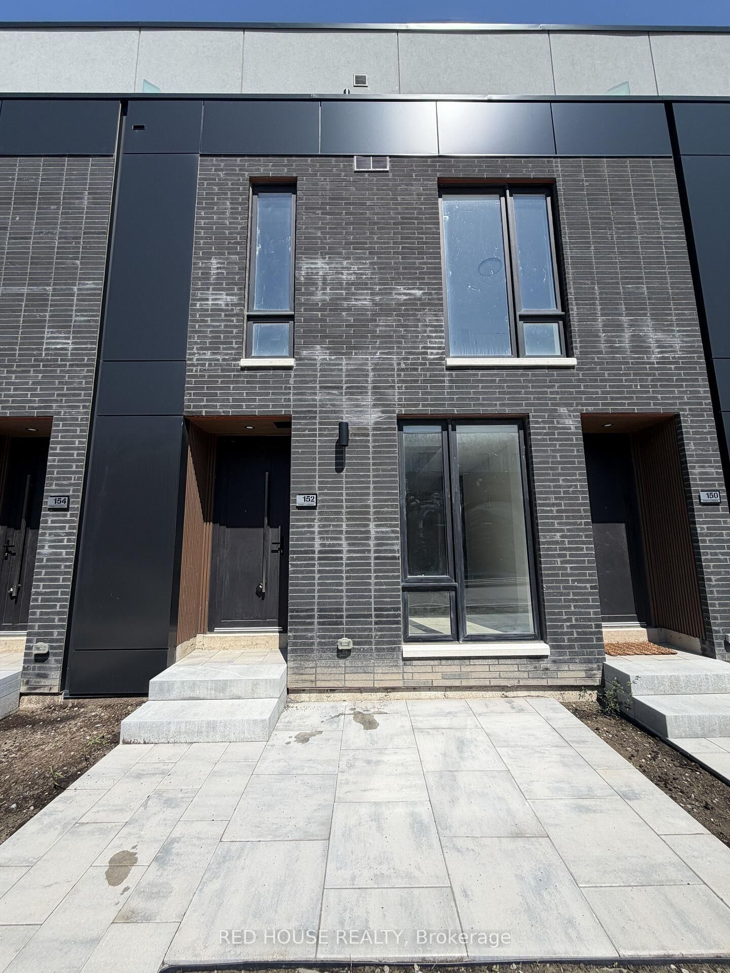 Property Photo:  152 Everett Common  ON L2P 0G8 
