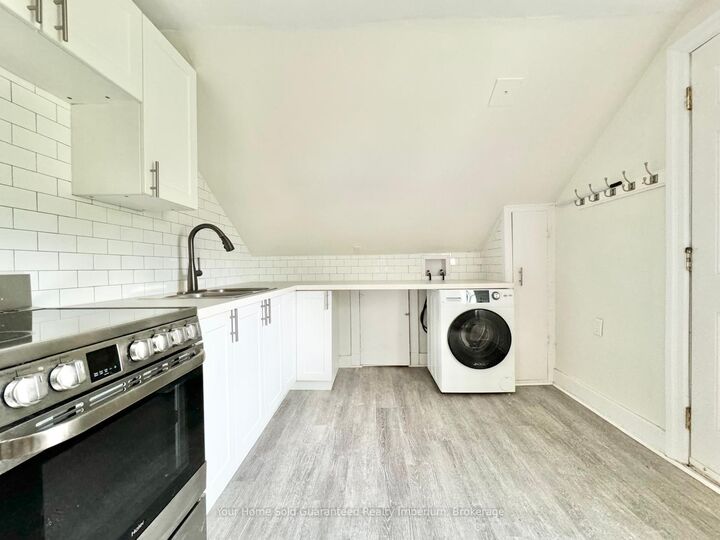 Property Photo:  232 Grantham Avenue Upper  ON L2M 4Y7 