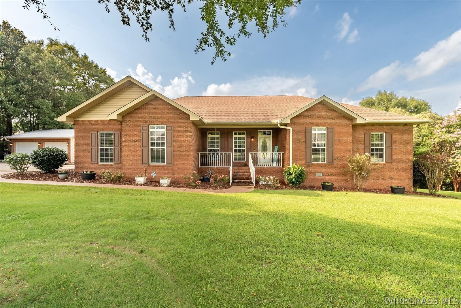 Property Photo: 259 County Road 556 AL 36330