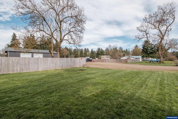 Property Photo: 1701 Harvey St SE OR 97352