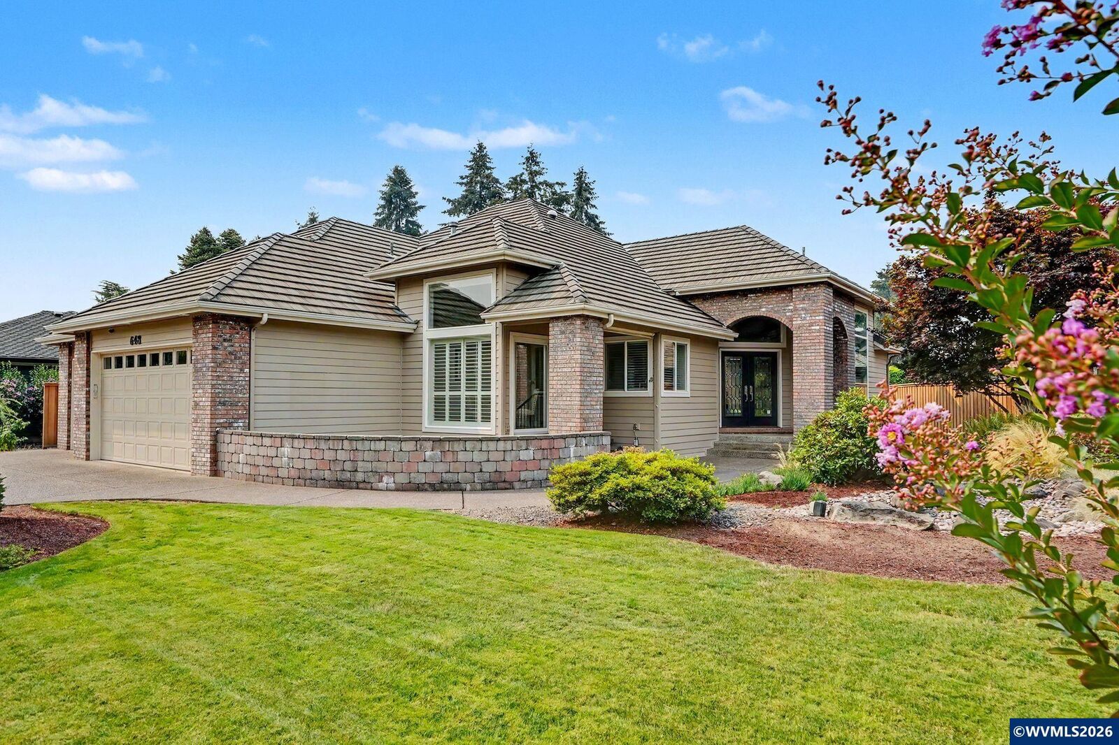 Property Photo: 648 Palmer Dr N OR 97303