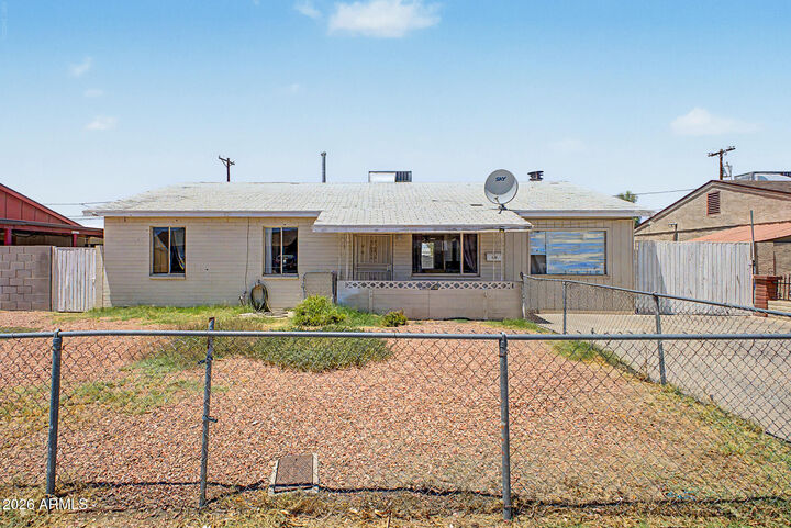 Property Photo: 5828 N 63rd Drive AZ 85301