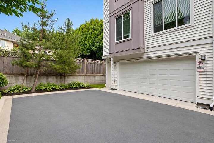 Property Photo: 8033 166B Street 10 BC V4N 0G7