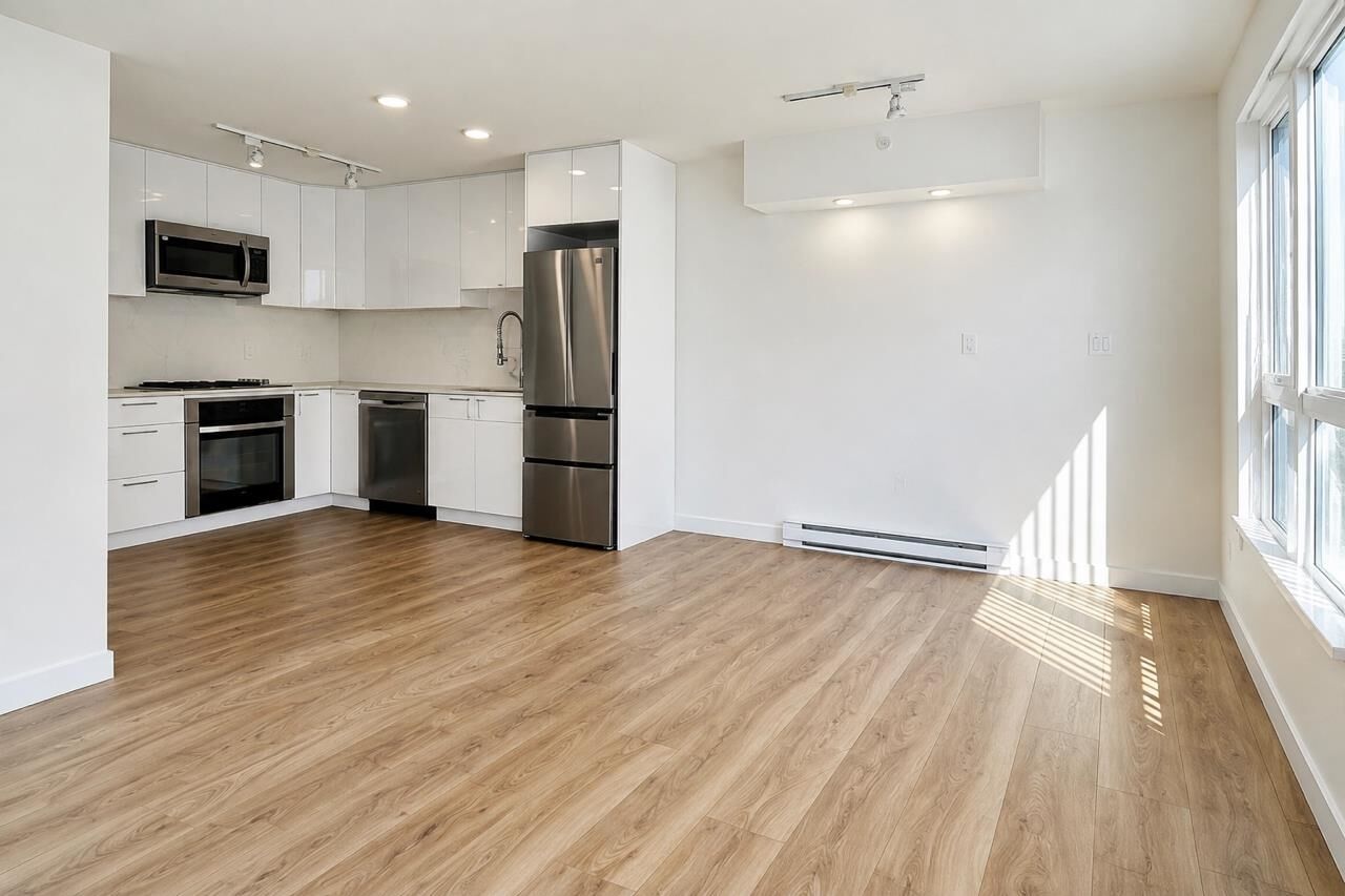 Property Photo:  2982 Burlington Drive 1002  BC V3E 1R2 