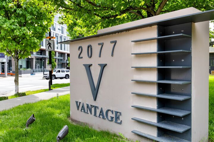 Property Photo: 2077 Rosser Avenue 807 BC V5C 0G6
